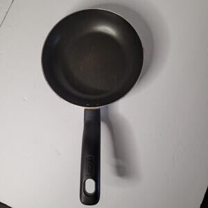 Great Deal! 7.5" Non-Stick Frying Pan - Ready for Your Kitchen!